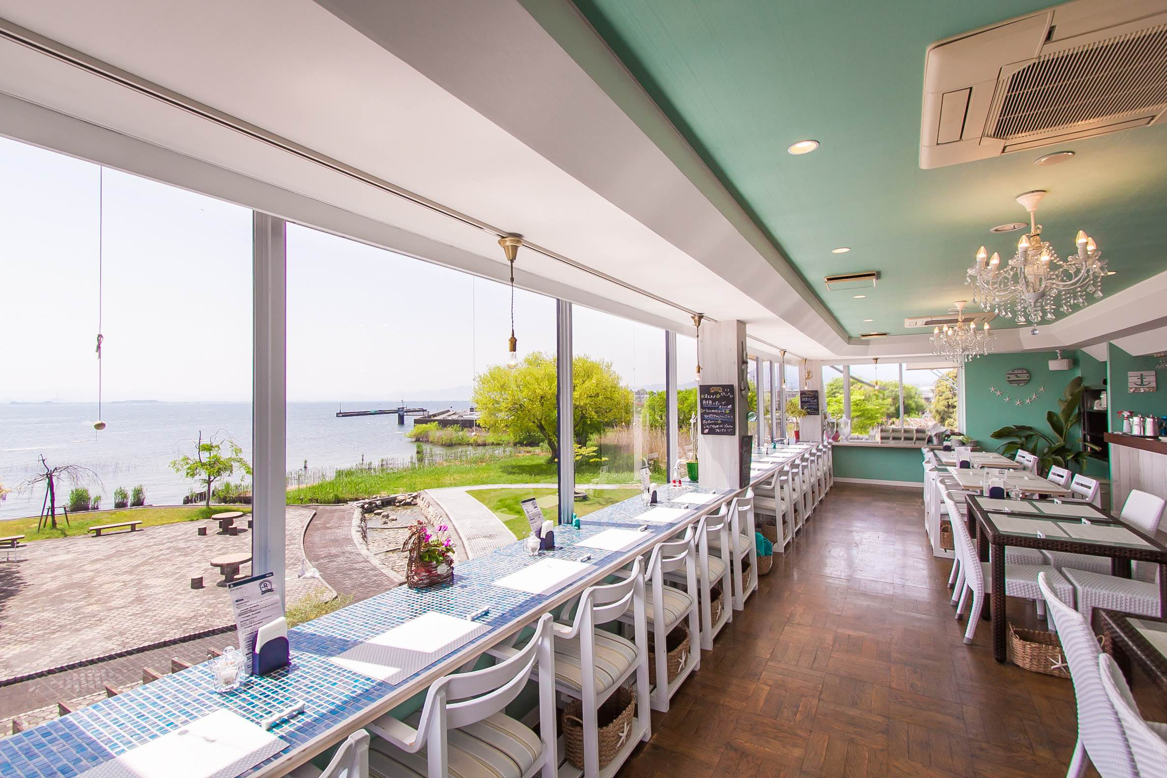 Rcafe at marina