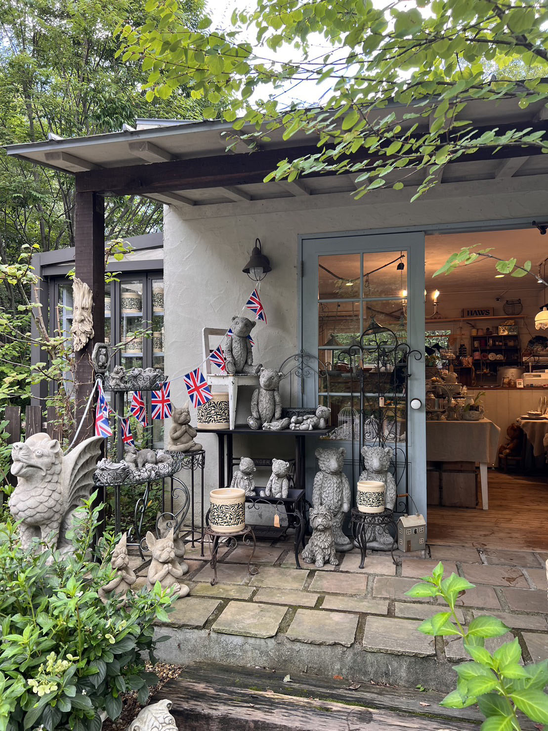 TEA TREE GARDEN