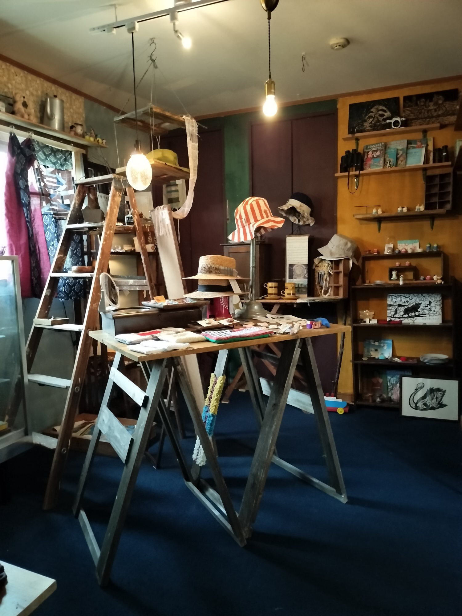 雑貨屋つきもも